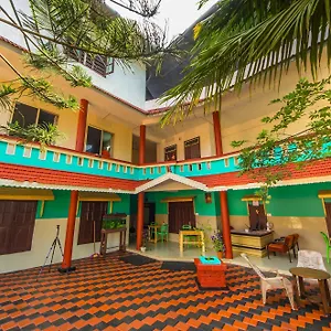 Guest house The Wind N Waves Alappuzha